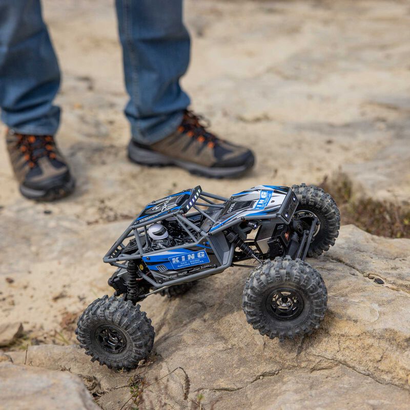Axial 1/18 UTB18 Capra 4WS 4WD Trail Buggy RTR with Battery & Charger, Blue - Image 2