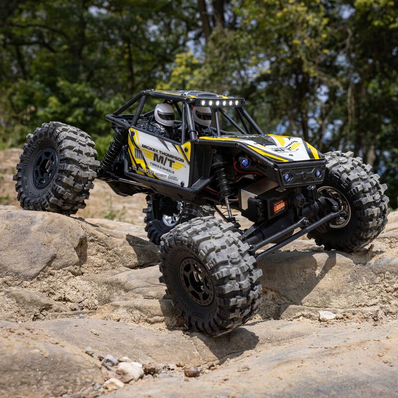 Axial 1/18 UTB18 Capra 4WS 4WD Trail Buggy RTR with Battery & Charger, Yellow - Image 4