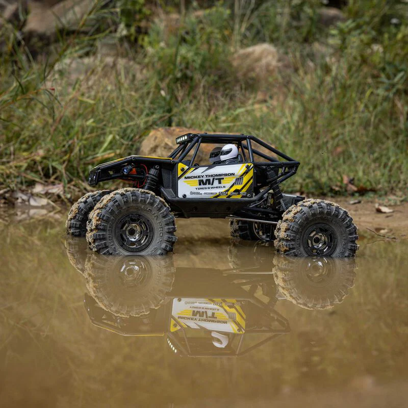 Axial 1/18 UTB18 Capra 4WS 4WD Trail Buggy RTR with Battery & Charger, Yellow - Image 8