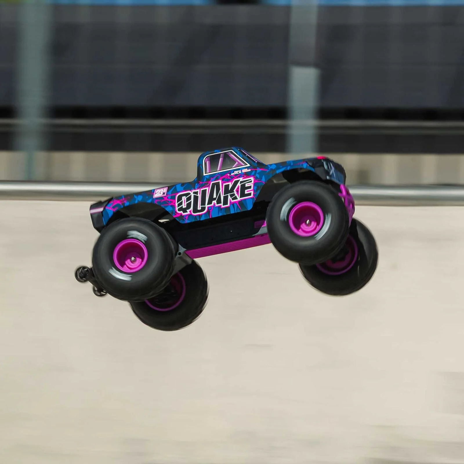 ARRMA 1/10 QUAKE 223S DSC 2WD RTR Brushless Monster Truck - Image 41