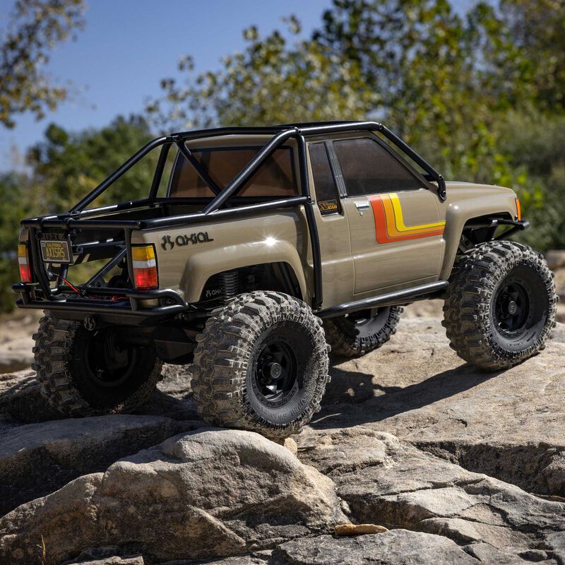 Axial 1/10SCX10 III 1987 Toyota SR5 - Image 17