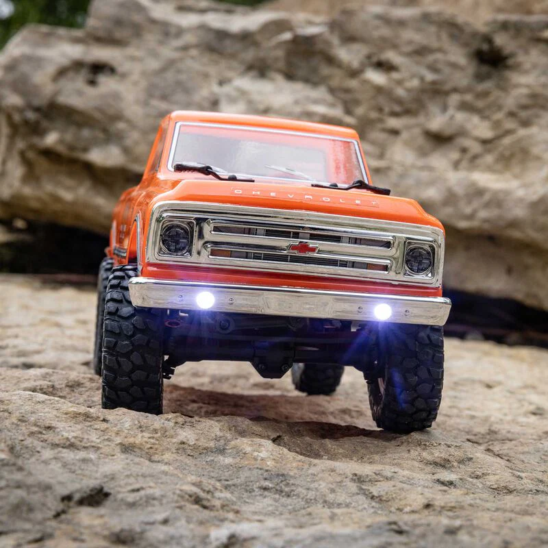 Axial 1/24 SCX24 1967 Chevrolet C10 4WD Brushed Truck RTR - Orange - Image 13