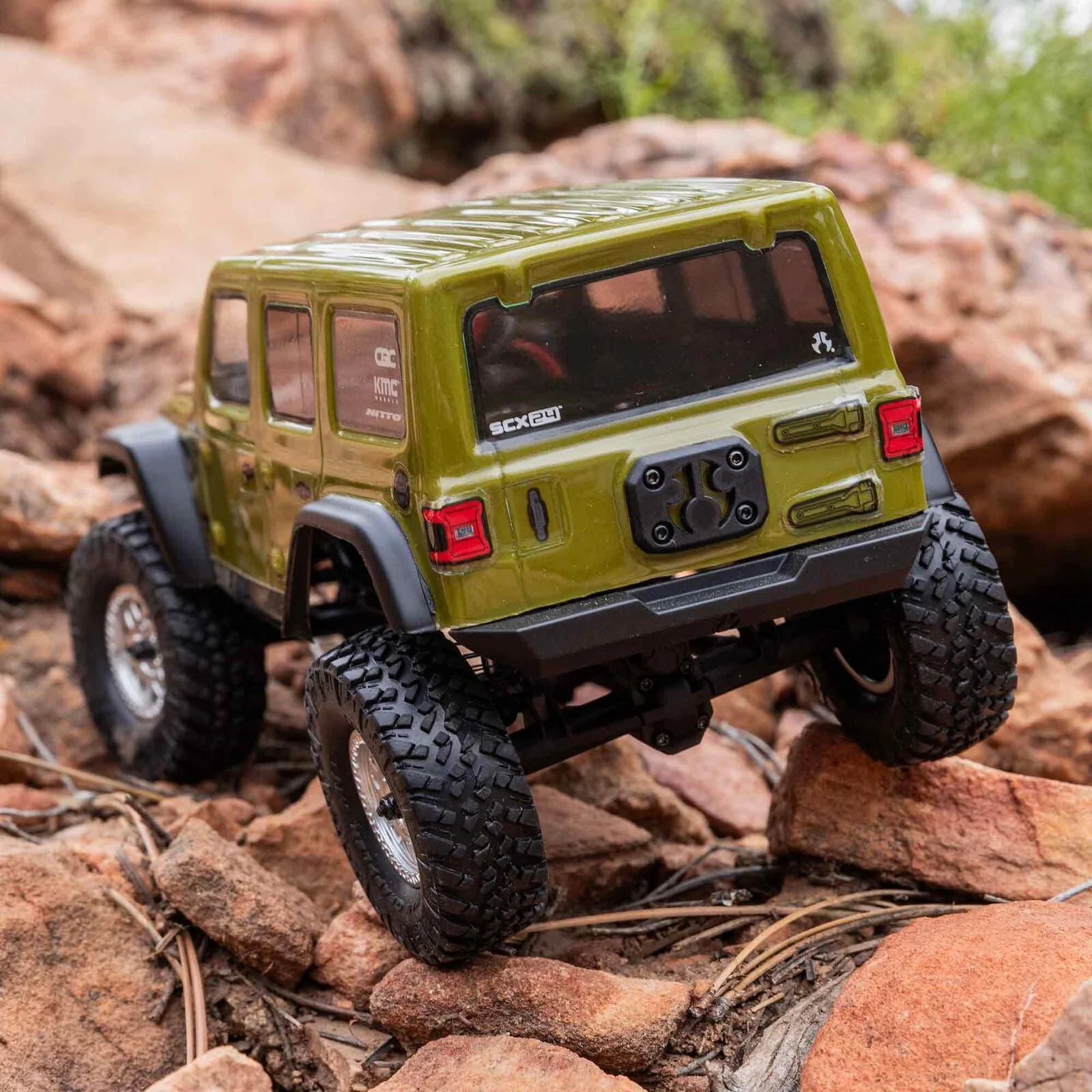 Axial 1/24 SCX24 Jeep Wrangler JLU 4X4 Rock Crawler Brushed RTR - Gray - Image 4