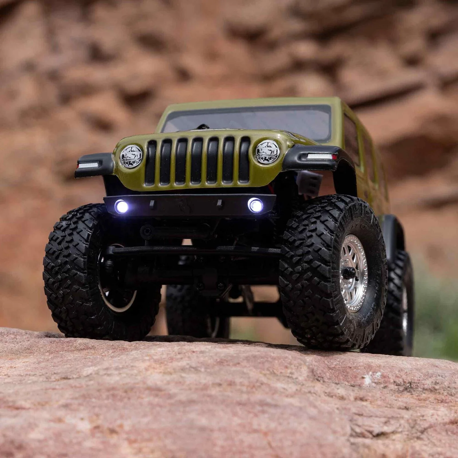Axial 1/24 SCX24 Jeep Wrangler JLU 4X4 Rock Crawler Brushed RTR - Green - Image 16