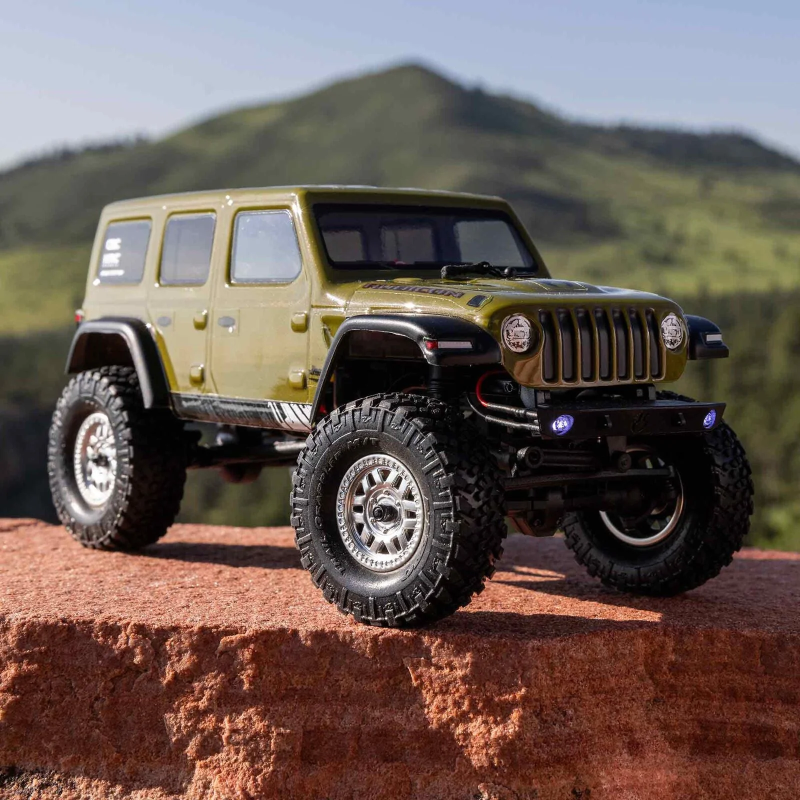 Axial 1/24 SCX24 Jeep Wrangler JLU 4X4 Rock Crawler Brushed RTR - Green - Image 5