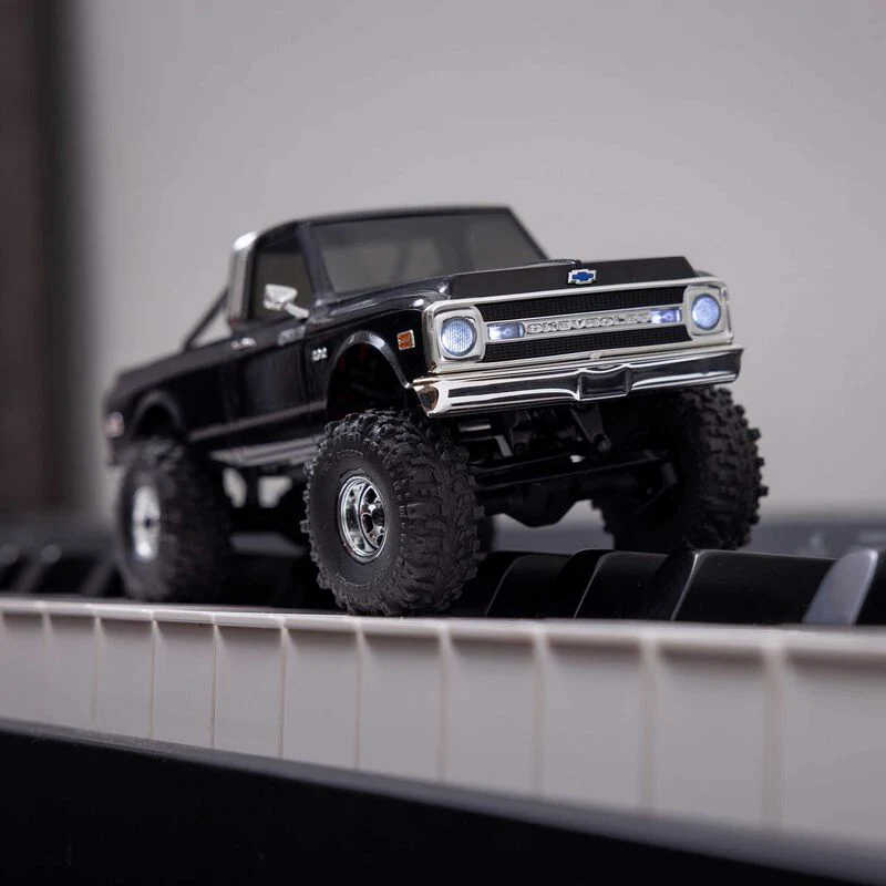 Axial 1/30 SCX30 Chevrolet K10 (Battery & Charger Included) - Image 8