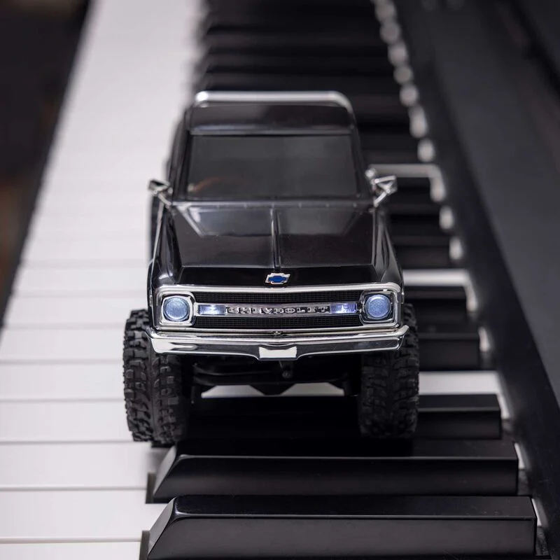 Axial 1/30 SCX30 Chevrolet K10 (Battery & Charger Included) - Image 9