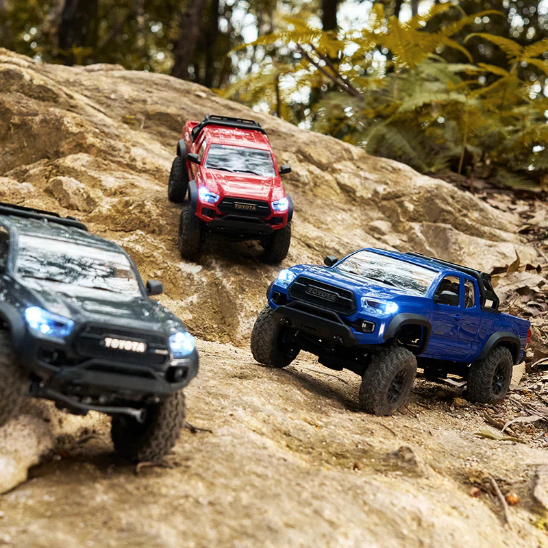FMS 1:24 FCX24M Toyota Tacoma RTR - Image 13