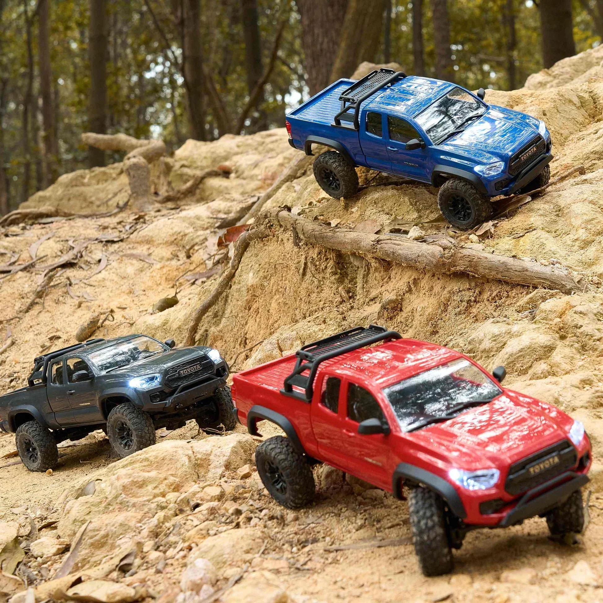 FMS 1:24 FCX24M Toyota Tacoma RTR - Image 14