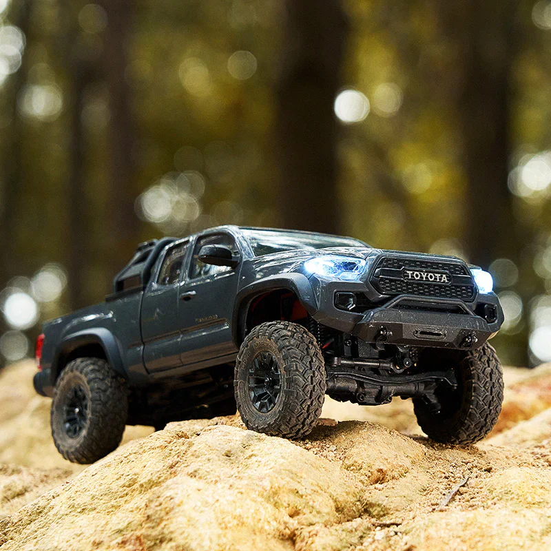 FMS 1:24 FCX24M Toyota Tacoma RTR - Image 30