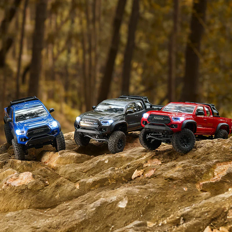 FMS 1:24 FCX24M Toyota Tacoma RTR - Image 4