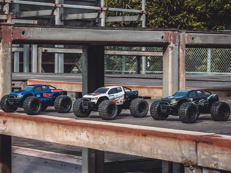 FMS 1/24 FMT24 Chevrolet Colorado Monster Truck RTR - BLACK - Image 10