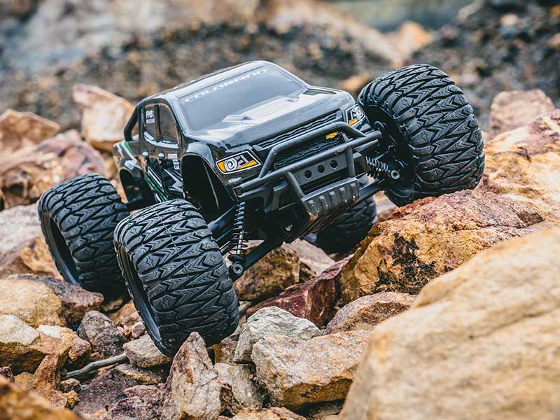 FMS 1/24 FMT24 Chevrolet Colorado Monster Truck RTR - BLACK - Image 5