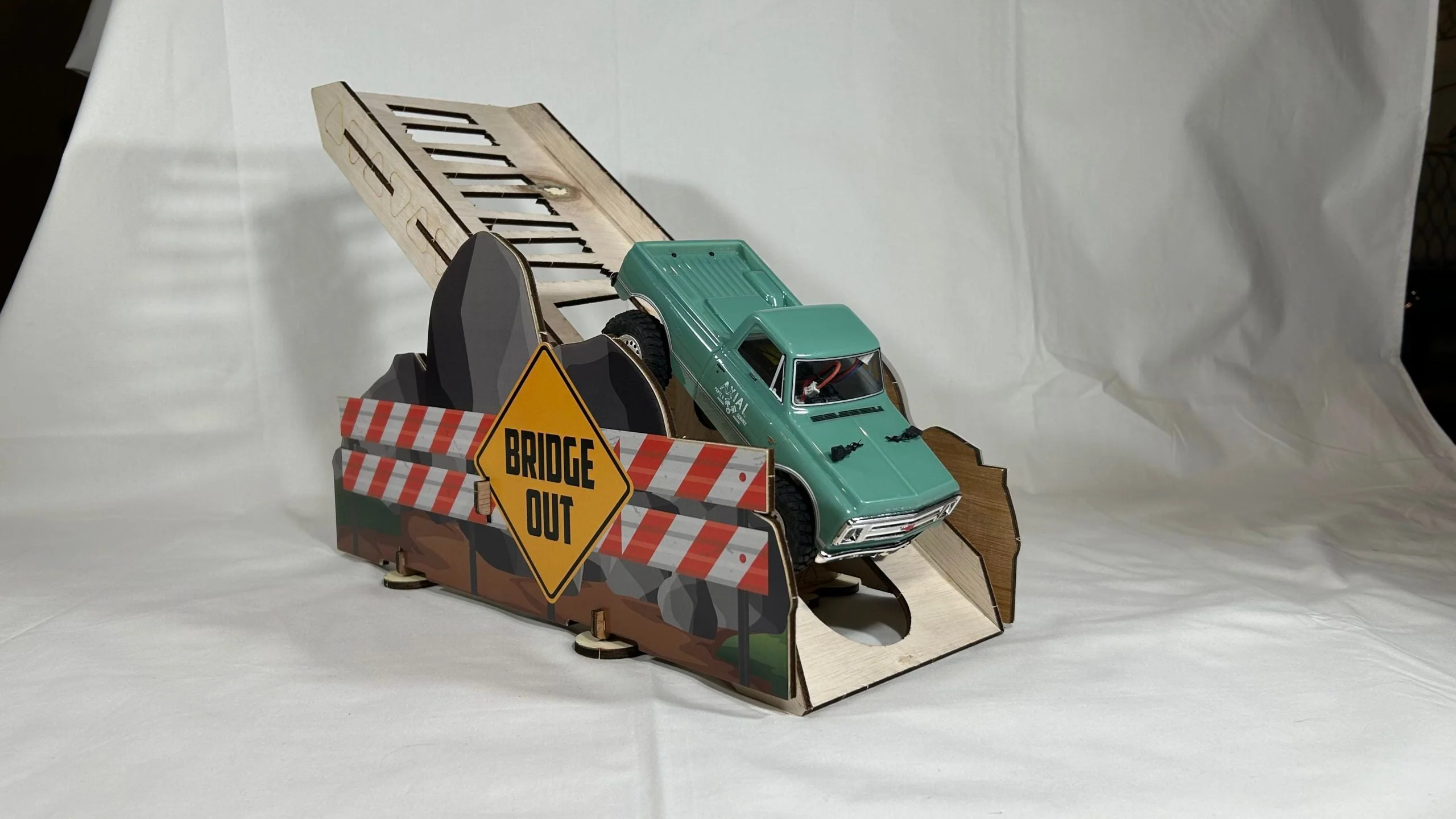 Hangar RC Broken Bridge - Image 4