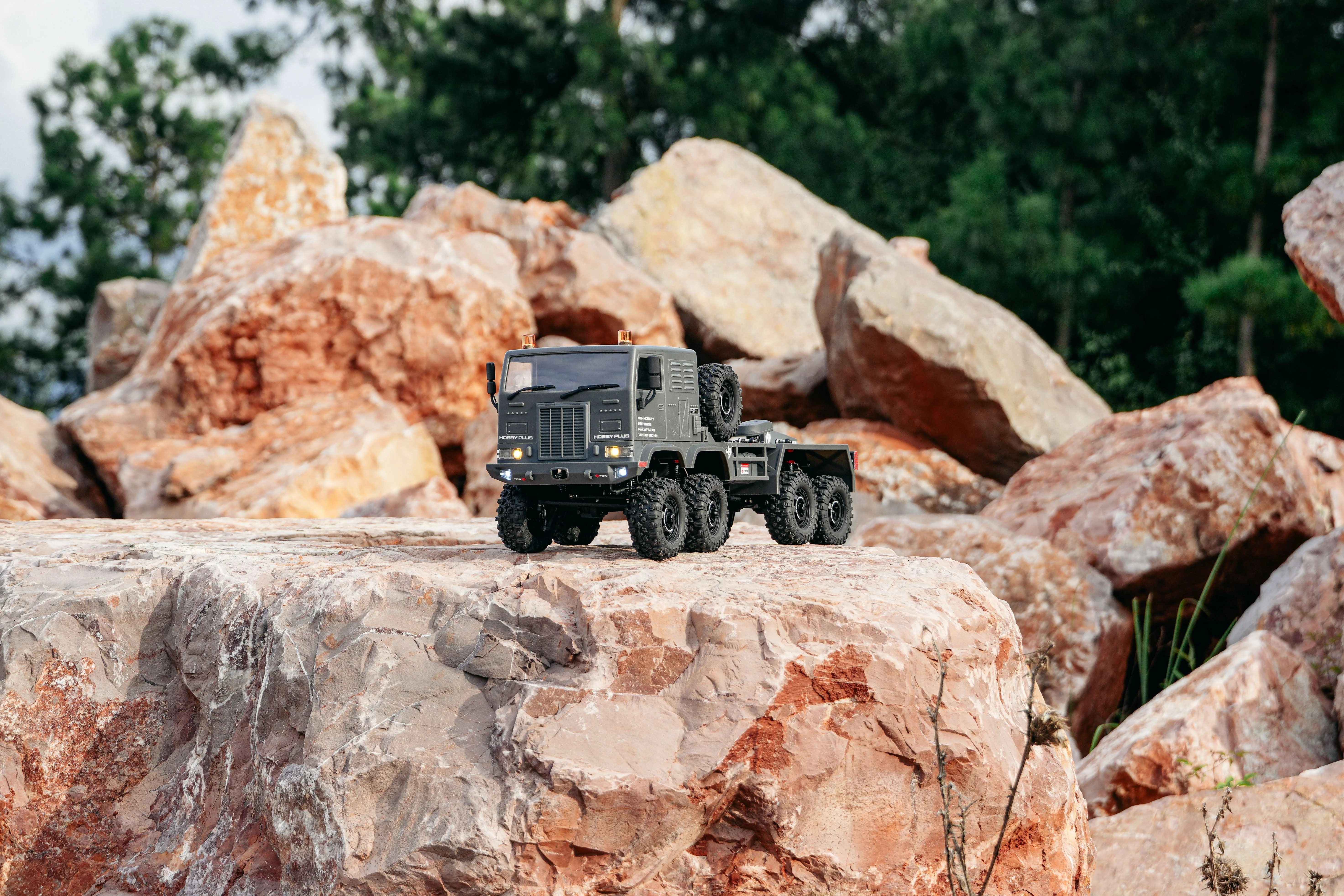 HobbyPlus CR-18P Terranaut 8X8 AWS RC Crawler - Image 17