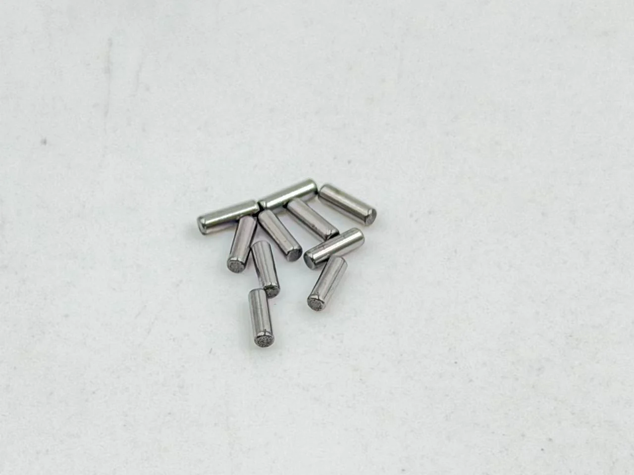 HobbyPlus Wheel Hex Pin, 1.5 x 5mm - Speck B