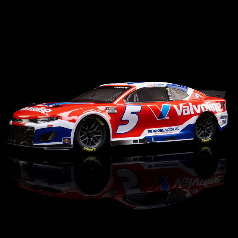 Losi 1/12 NASCAR RC Racecar Kyle Larson No. 5 Valvoline 2025 Chevrolet Camaro ZL1 2S AWD RTR Brushed On-Road (Battery & Charger Included) - Image 4