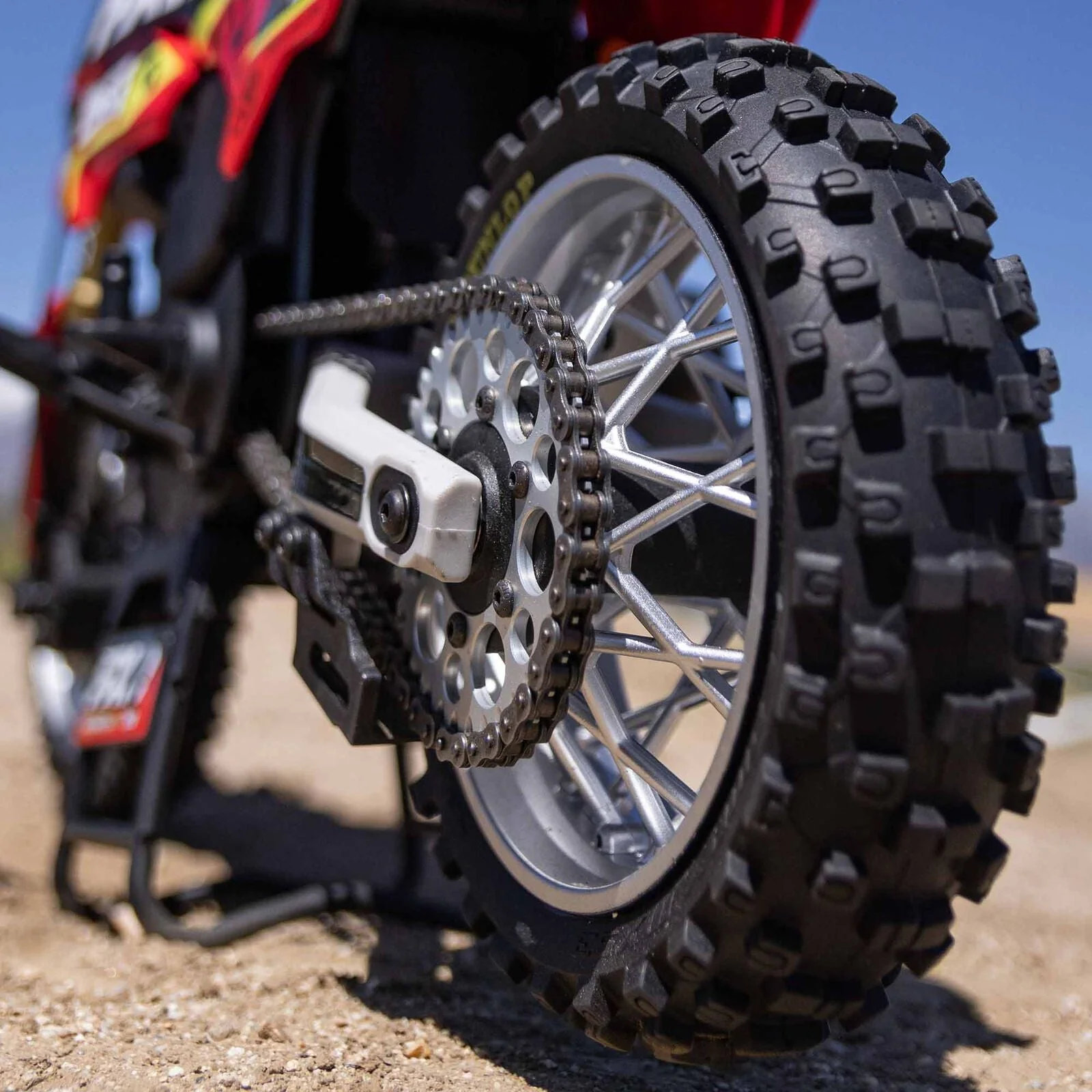 Losi 1/4 Promoto-MX Motorcycle RTR, FXR - RED - Image 13