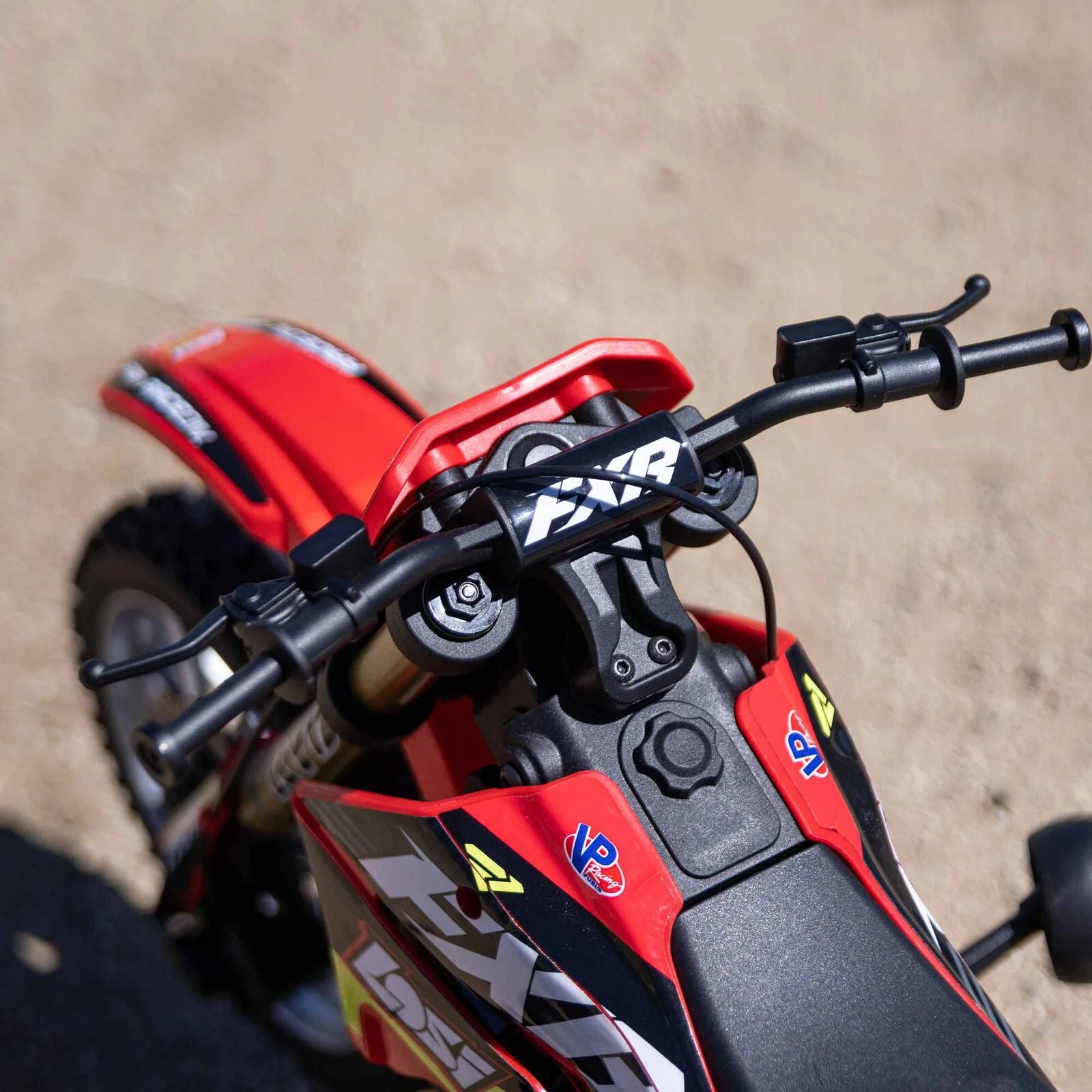 Losi 1/4 Promoto-MX Motorcycle RTR, FXR - RED - Image 15