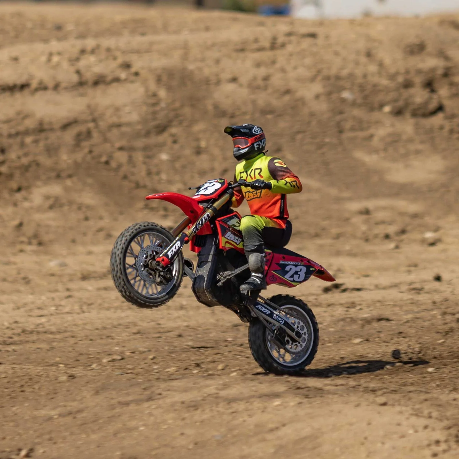 Losi 1/4 Promoto-MX Motorcycle RTR, FXR - RED - Image 17
