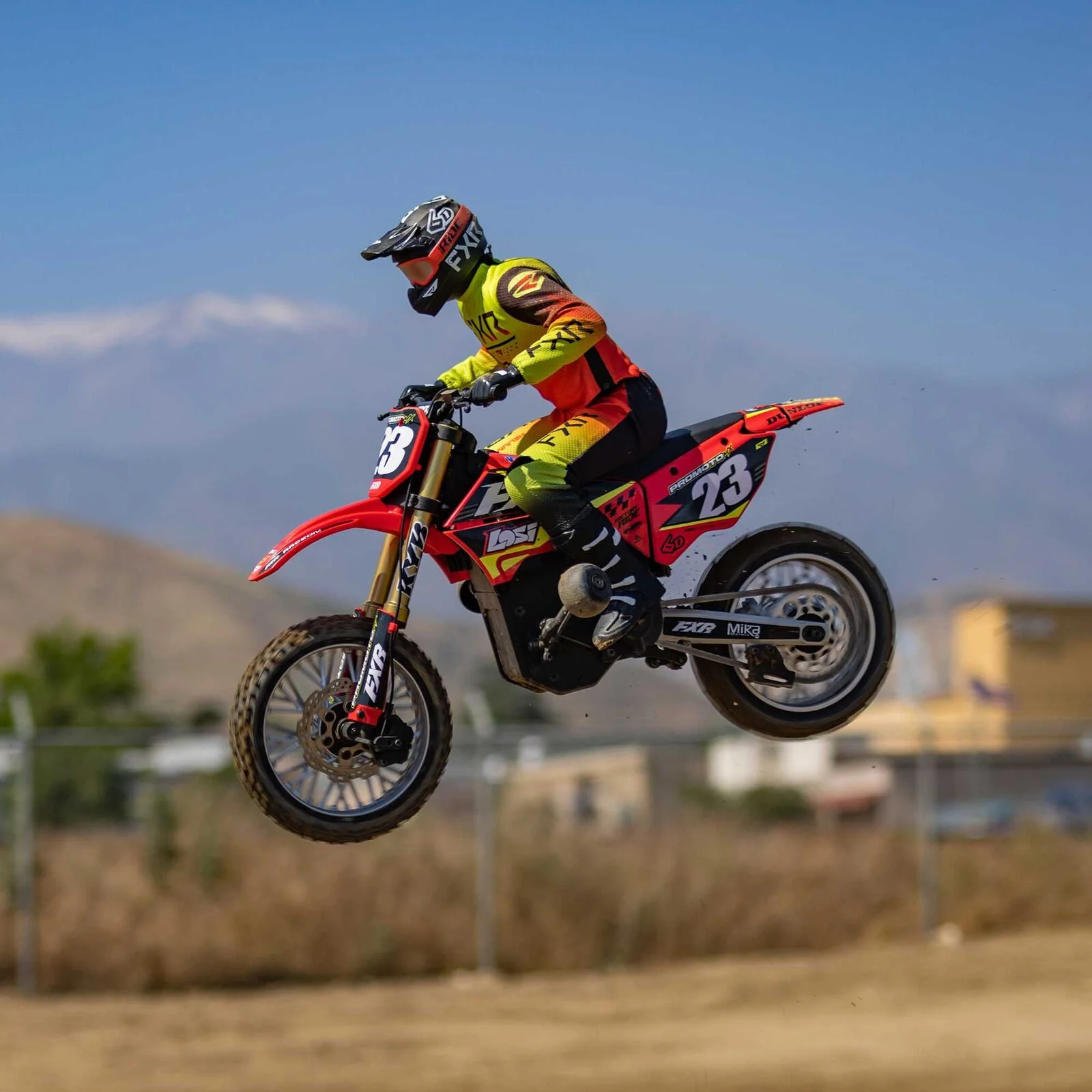 Losi 1/4 Promoto-MX Motorcycle RTR, FXR - RED - Image 20