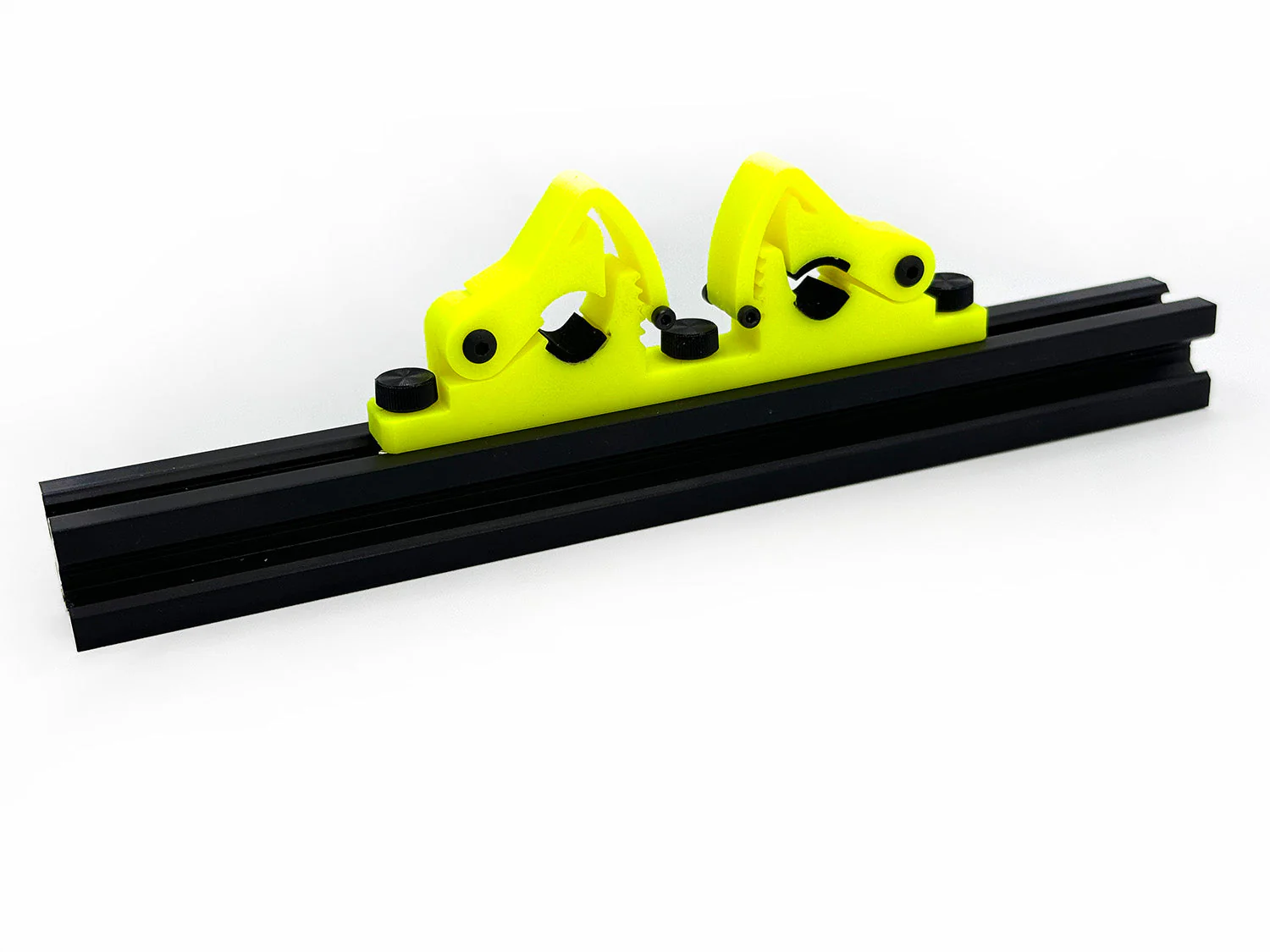 XGuard One-Size-Fits-All Skid Clamp System Double clamp with extrussion rail mounting hardware - Image 4